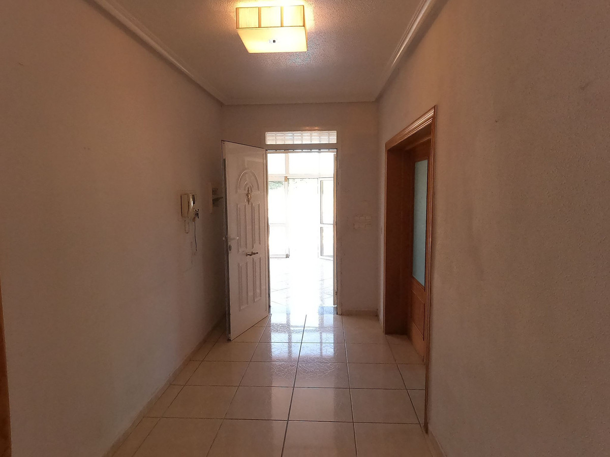 Se vende Villa - Chalet de 4 dormitorios en Costa Blanca, Alicante, España