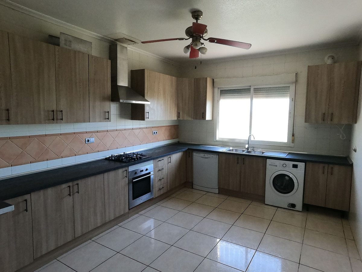 Se vende Villa - Chalet de 4 dormitorios en Costa Blanca, Alicante, España