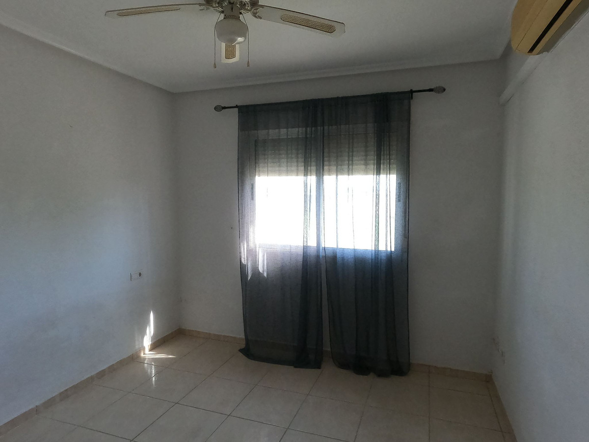 Se vende Villa - Chalet de 4 dormitorios en Costa Blanca, Alicante, España