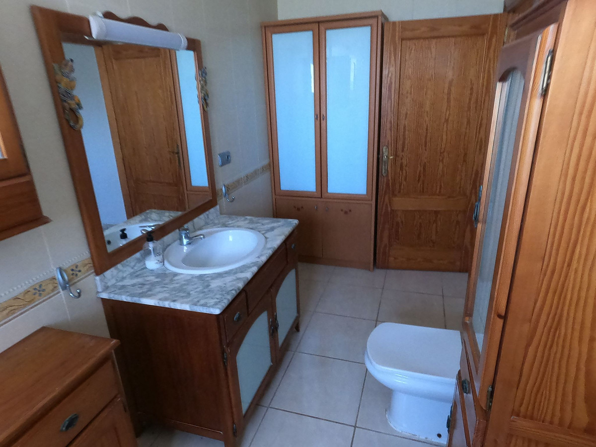 Se vende Villa - Chalet de 4 dormitorios en Costa Blanca, Alicante, España