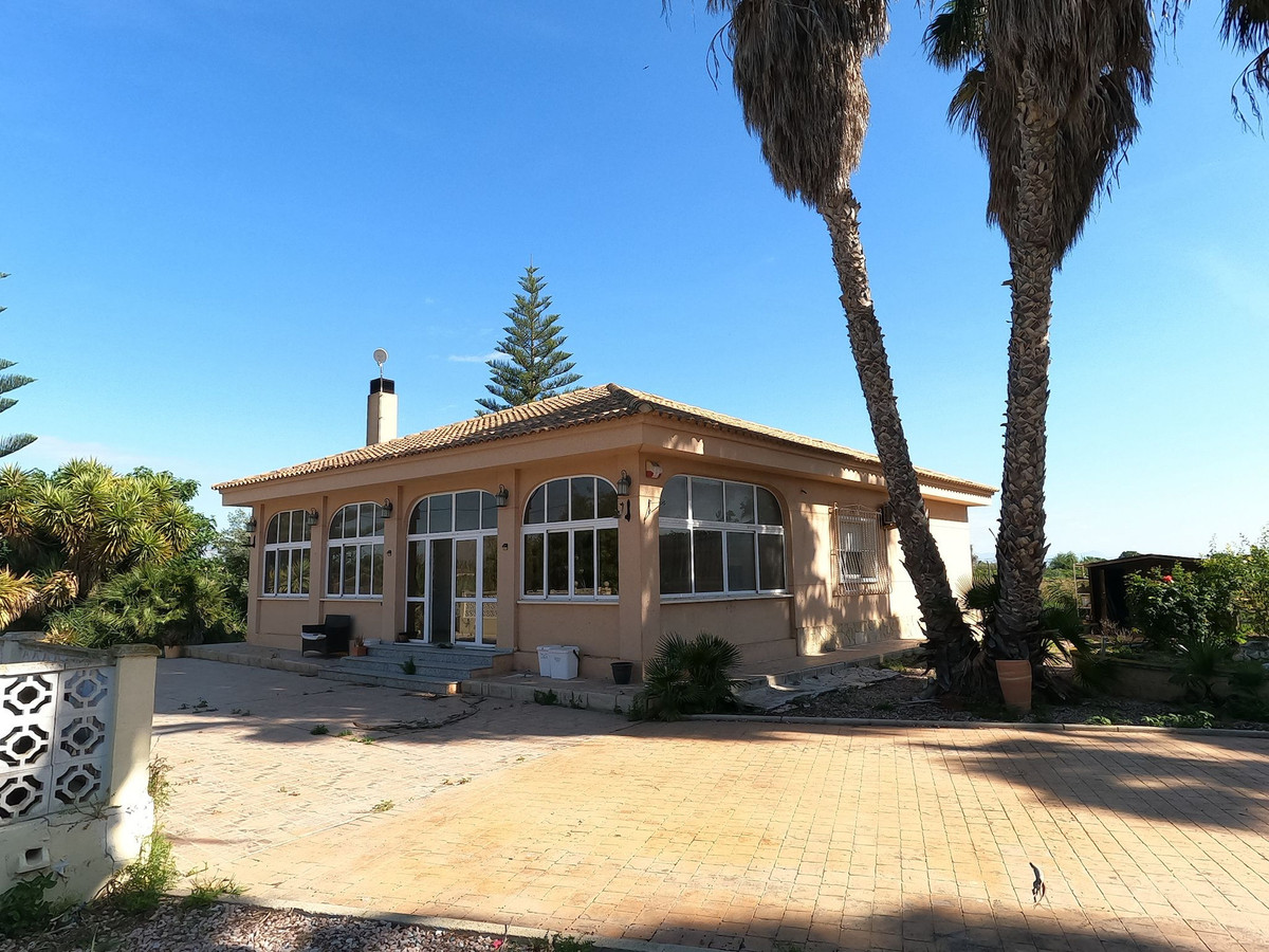 Se vende Villa - Chalet de 4 dormitorios en Costa Blanca, Alicante, España