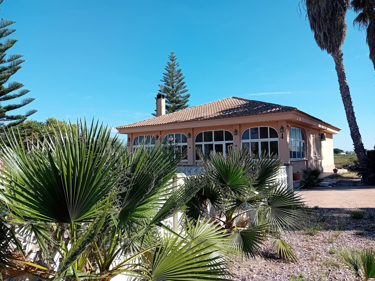 Se vende Villa - Chalet de 4 dormitorios en Costa Blanca, Alicante, España