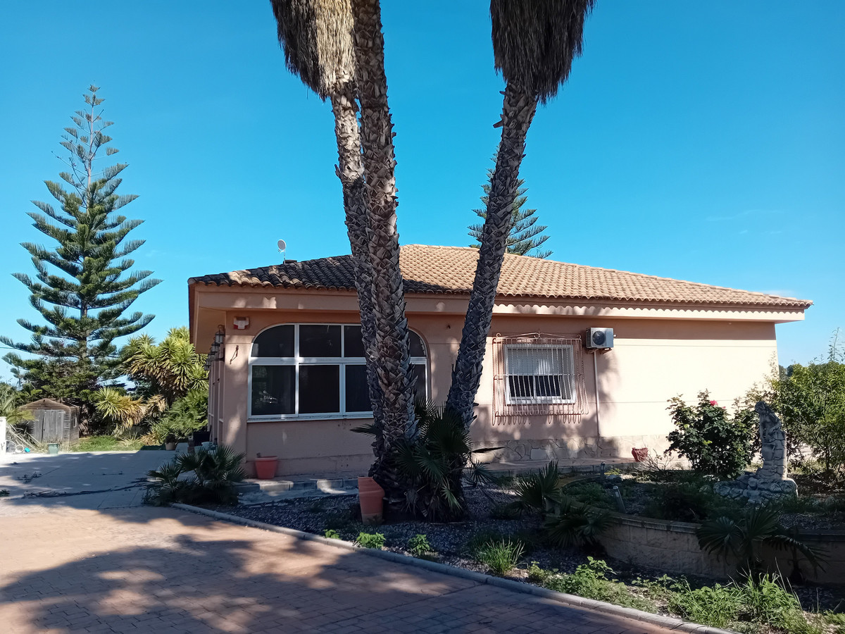Se vende Villa - Chalet de 4 dormitorios en Costa Blanca, Alicante, España