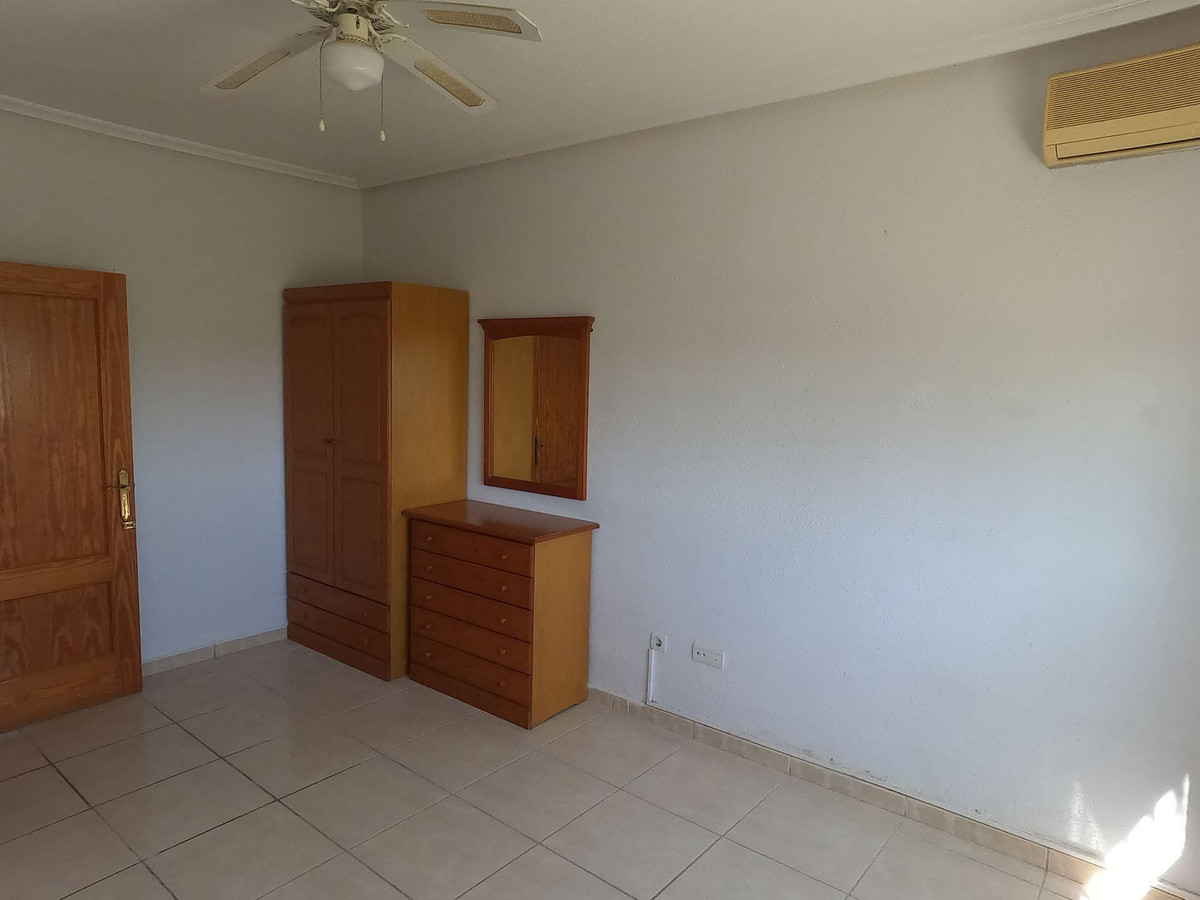 Se vende Villa - Chalet de 4 dormitorios en Costa Blanca, Alicante, España