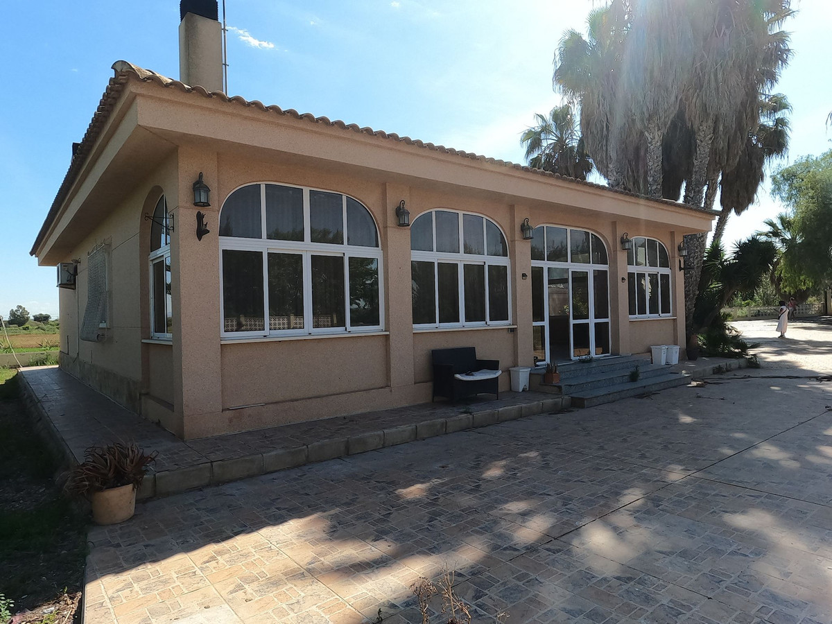 Se vende Villa - Chalet de 4 dormitorios en Costa Blanca, Alicante, España
