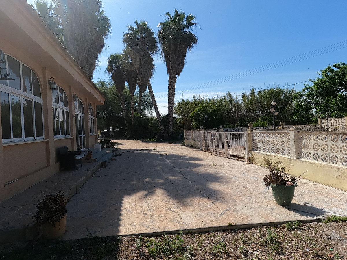 Se vende Villa - Chalet de 4 dormitorios en Costa Blanca, Alicante, España