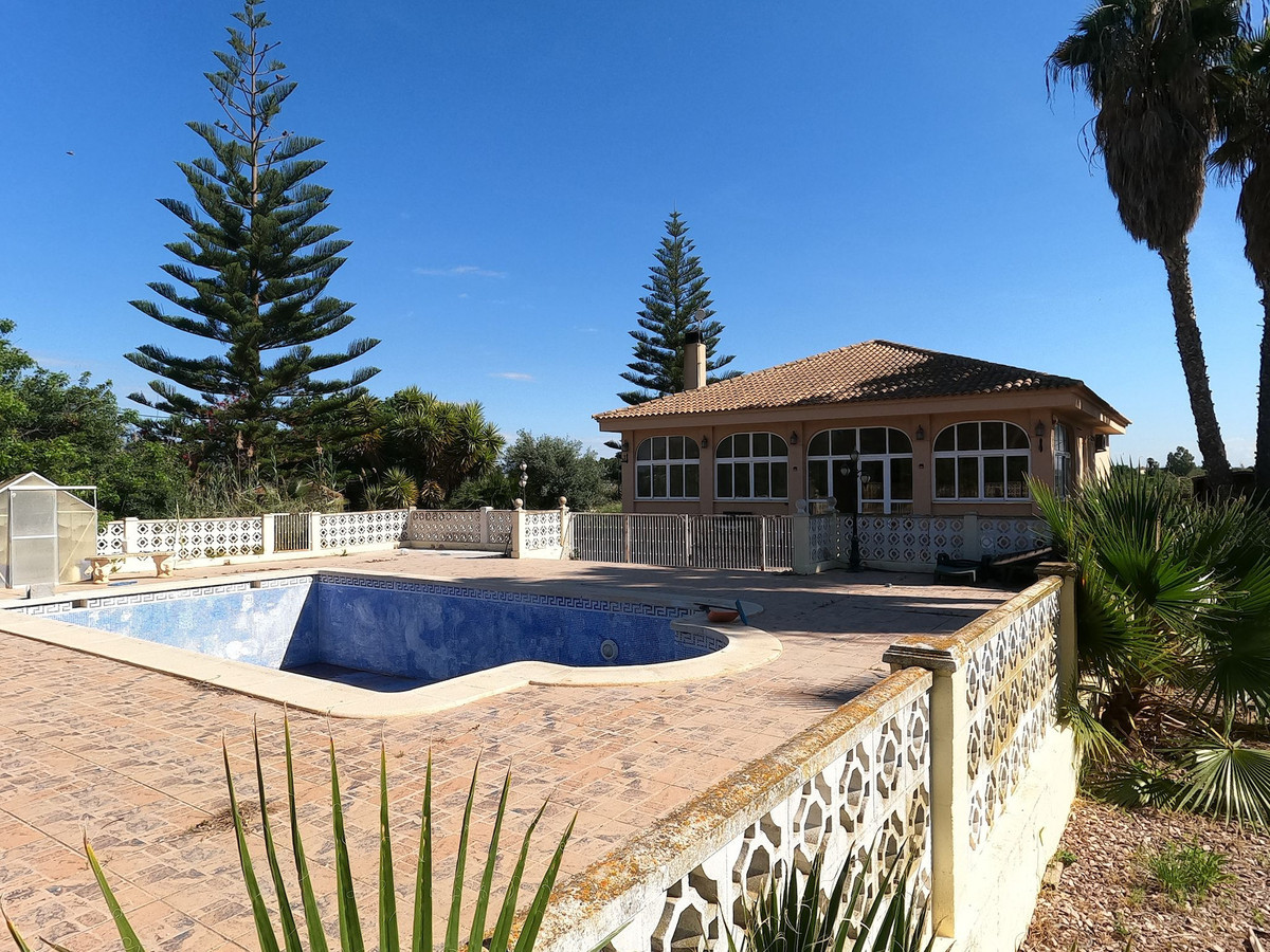 Se vende Villa - Chalet de 4 dormitorios en Costa Blanca, Alicante, España