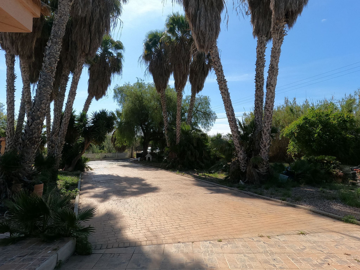 Se vende Villa - Chalet de 4 dormitorios en Costa Blanca, Alicante, España