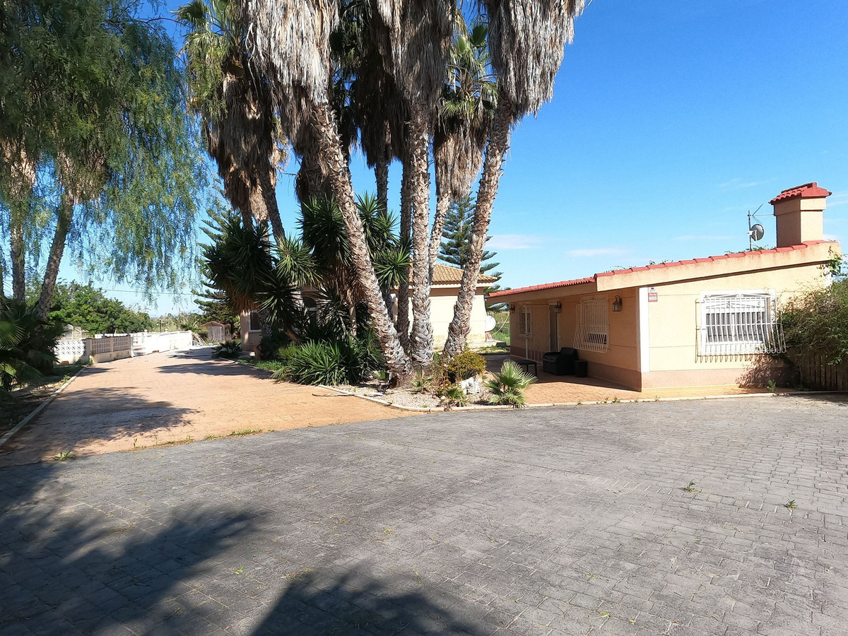 Se vende Villa - Chalet de 4 dormitorios en Costa Blanca, Alicante, España