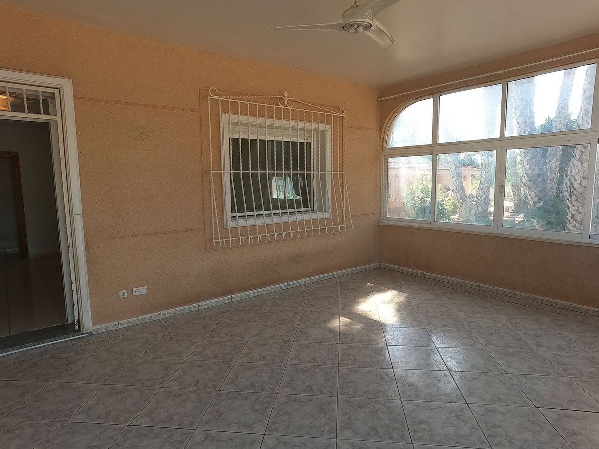 Se vende Villa - Chalet de 4 dormitorios en Costa Blanca, Alicante, España
