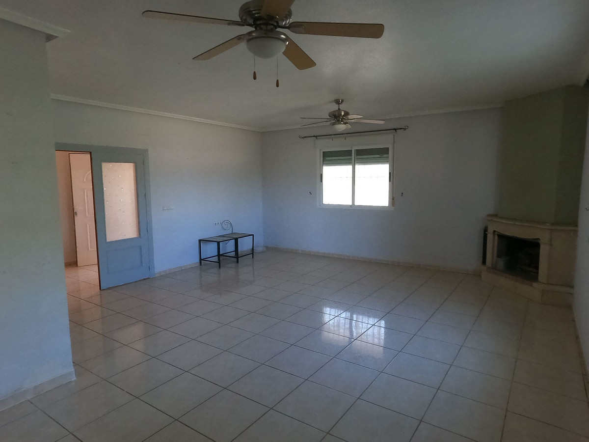 Se vende Villa - Chalet de 4 dormitorios en Costa Blanca, Alicante, España