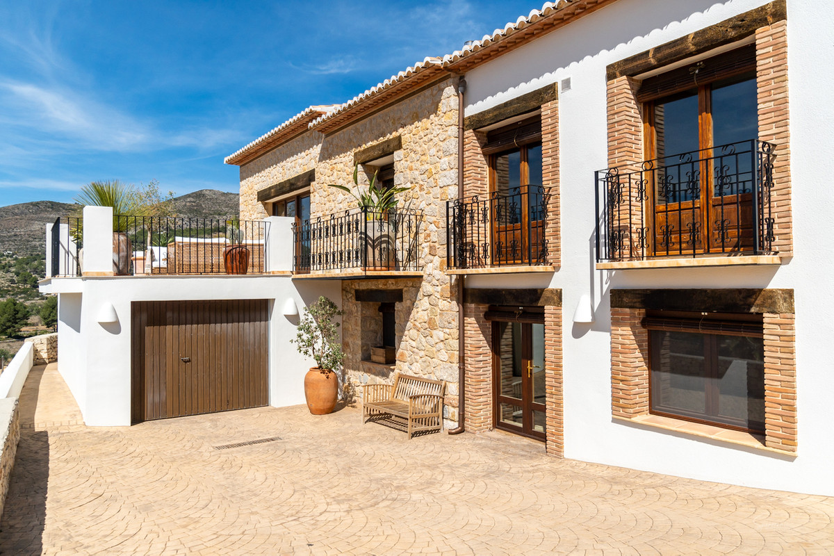 5 Bed Townhouse for sale in Lliber Costa Blanca, Alicante, Spain