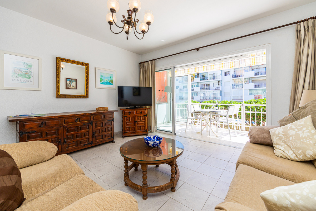 2 Bed Apartment for sale in Fuengirola Costa Del Sol, Málaga, Spain