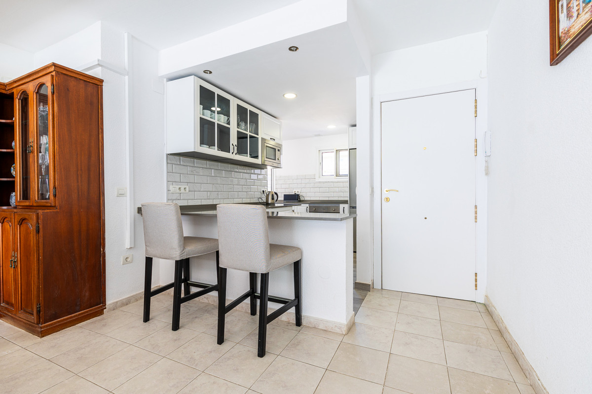 2 Bed Apartment for sale in Fuengirola Costa Del Sol, Málaga, Spain