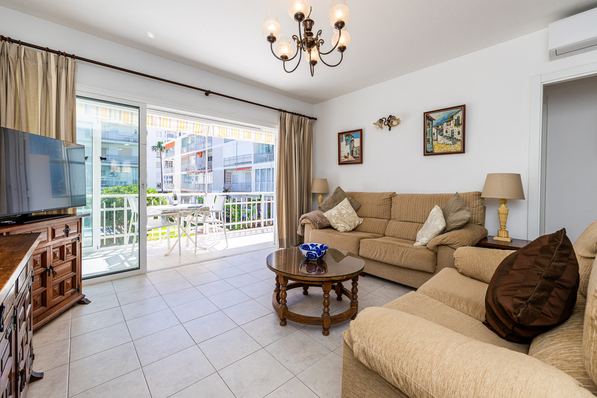 2 Bed Apartment for sale in Fuengirola Costa Del Sol, Málaga, Spain
