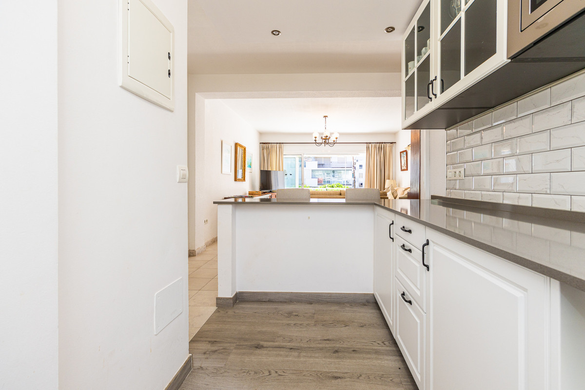 2 Bed Apartment for sale in Fuengirola Costa Del Sol, Málaga, Spain