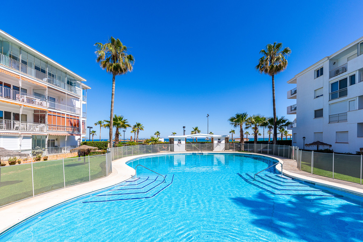 2 Bed Apartment for sale in Fuengirola Costa Del Sol, Málaga, Spain