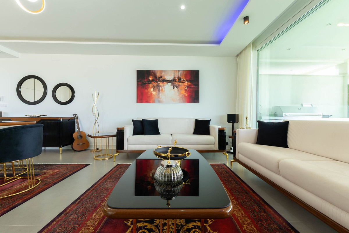 Se vende Apartamento Planta Media de 3 dormitorios en Costa Del Sol, Málaga, España
