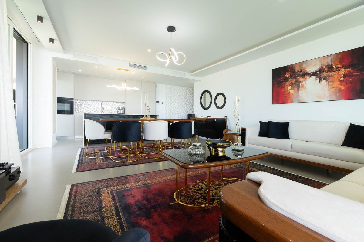 Se vende Apartamento Planta Media de 3 dormitorios en Costa Del Sol, Málaga, España