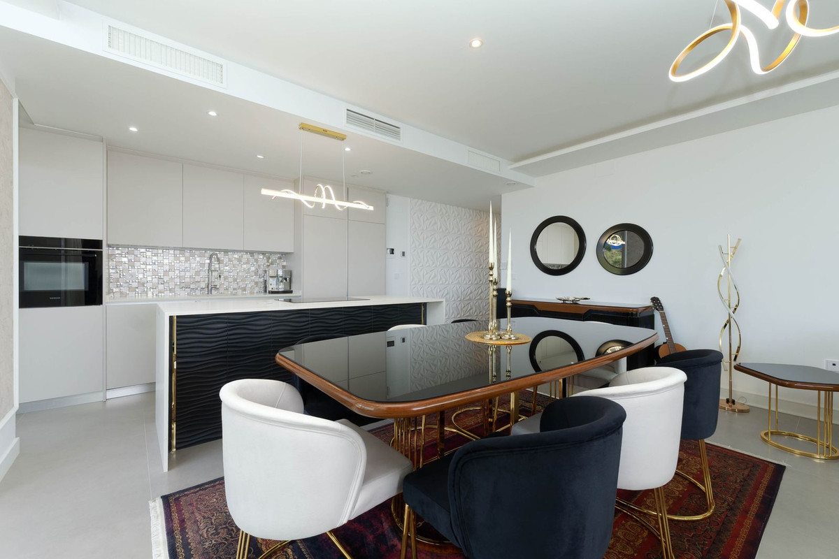 Se vende Apartamento Planta Media de 3 dormitorios en Costa Del Sol, Málaga, España