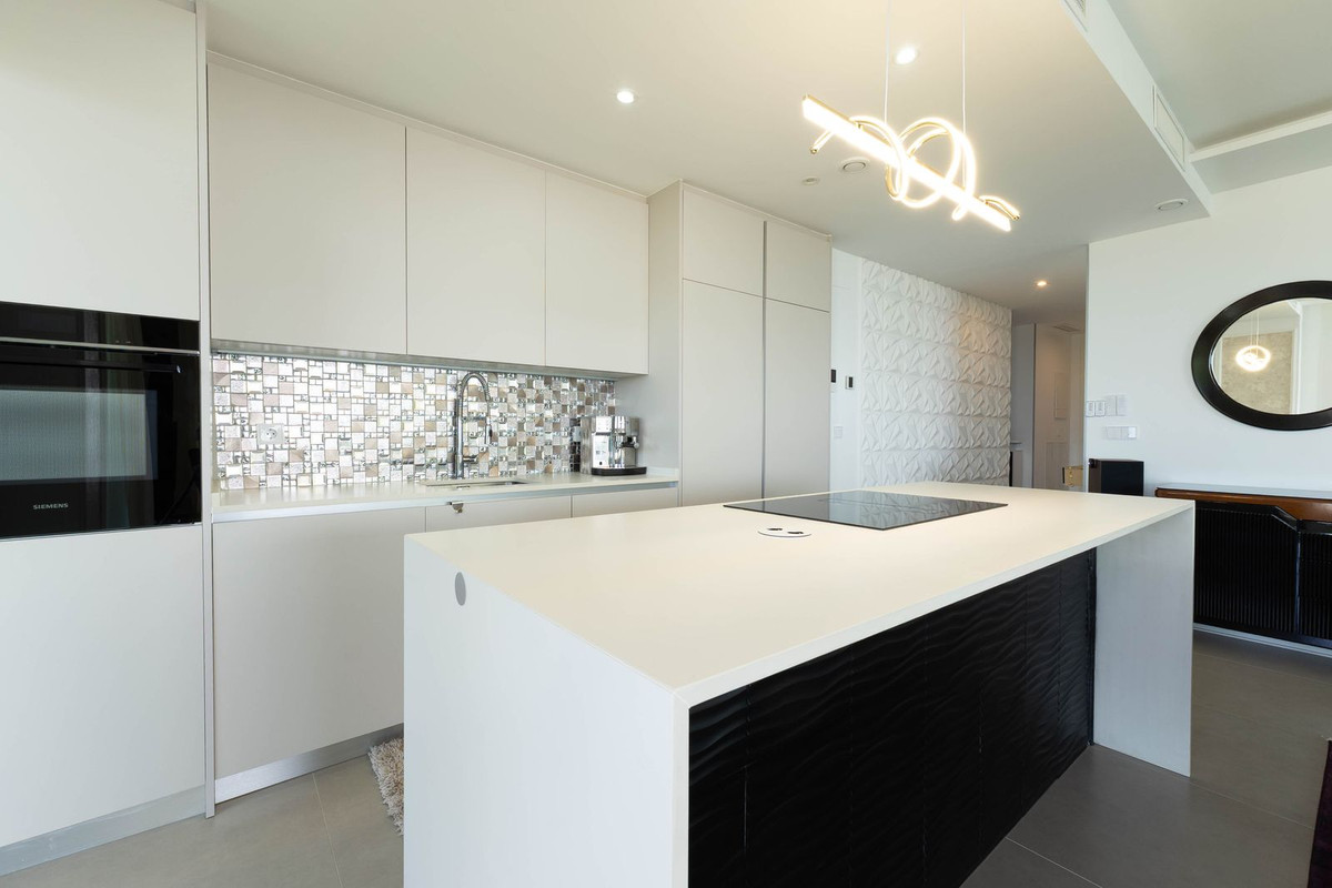Se vende Apartamento Planta Media de 3 dormitorios en Costa Del Sol, Málaga, España