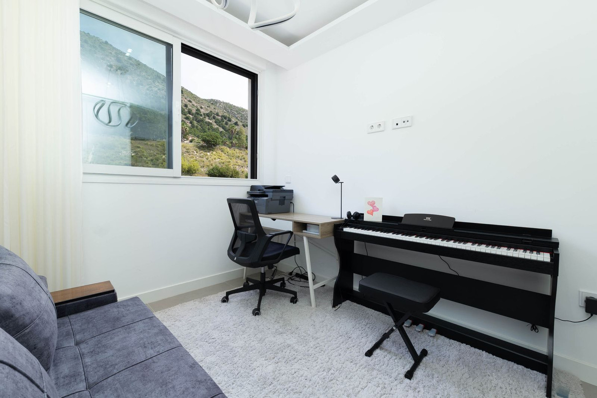 Se vende Apartamento Planta Media de 3 dormitorios en Costa Del Sol, Málaga, España