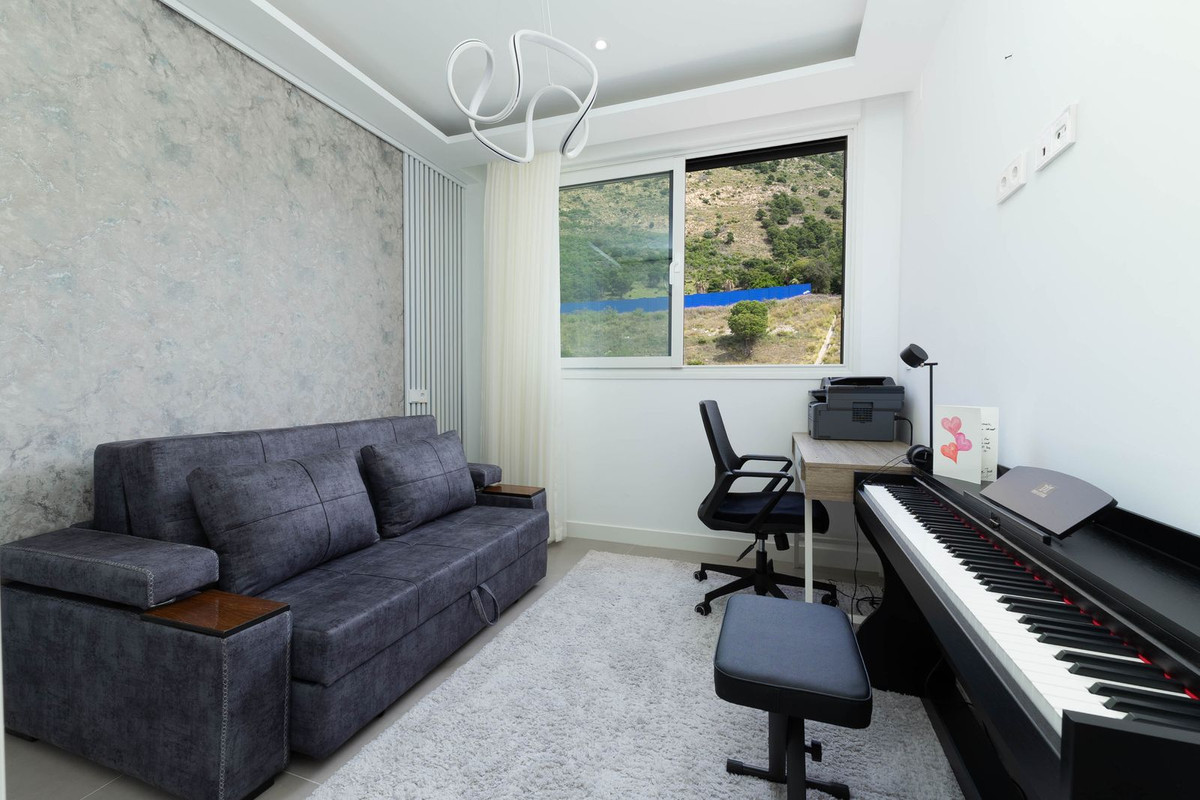 Se vende Apartamento Planta Media de 3 dormitorios en Costa Del Sol, Málaga, España