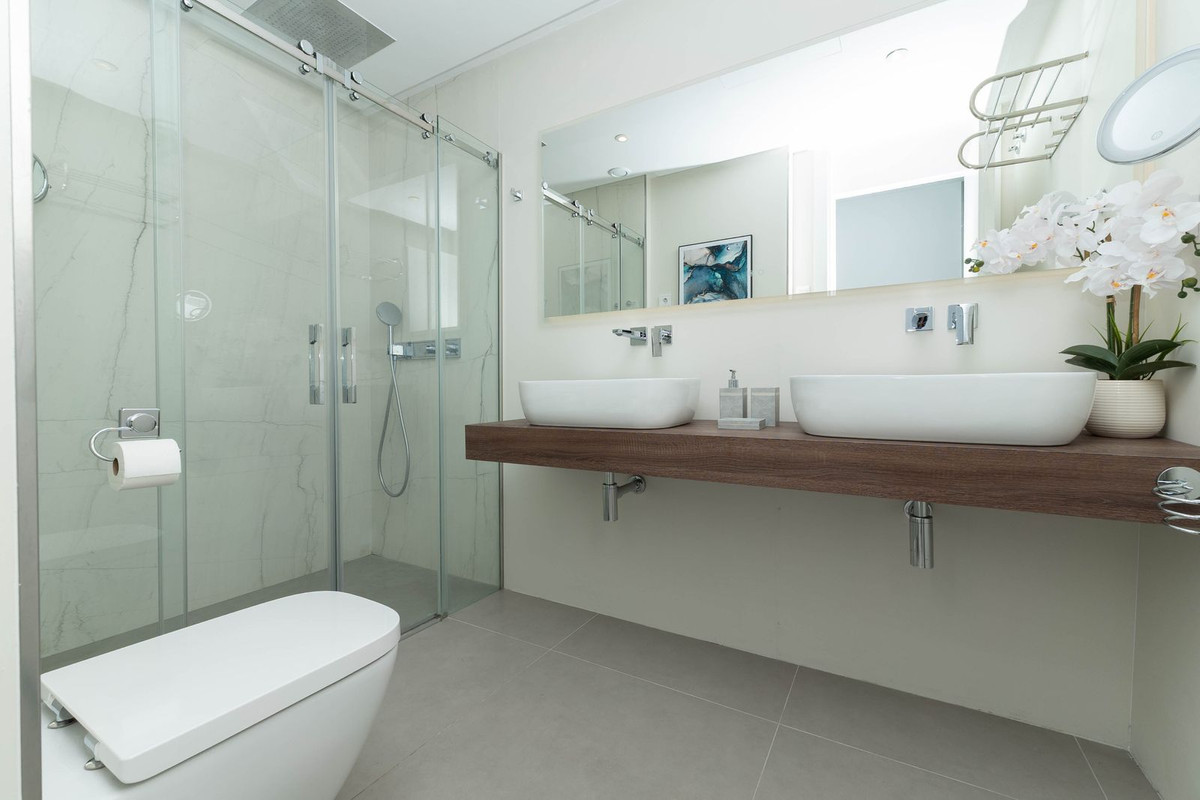 Se vende Apartamento Planta Media de 3 dormitorios en Costa Del Sol, Málaga, España