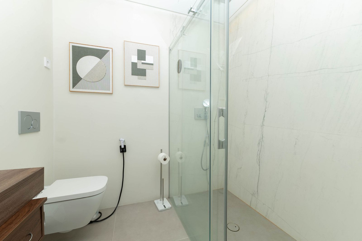 Se vende Apartamento Planta Media de 3 dormitorios en Costa Del Sol, Málaga, España