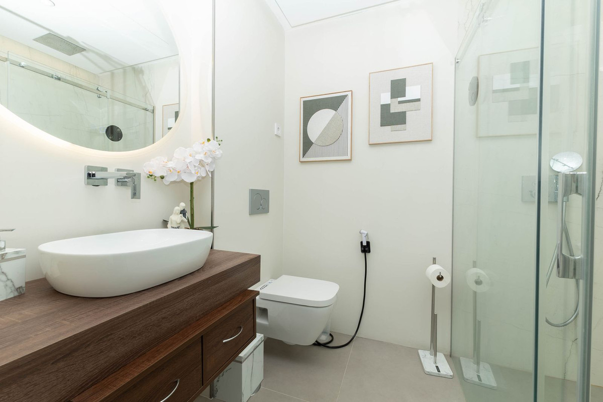 Se vende Apartamento Planta Media de 3 dormitorios en Costa Del Sol, Málaga, España