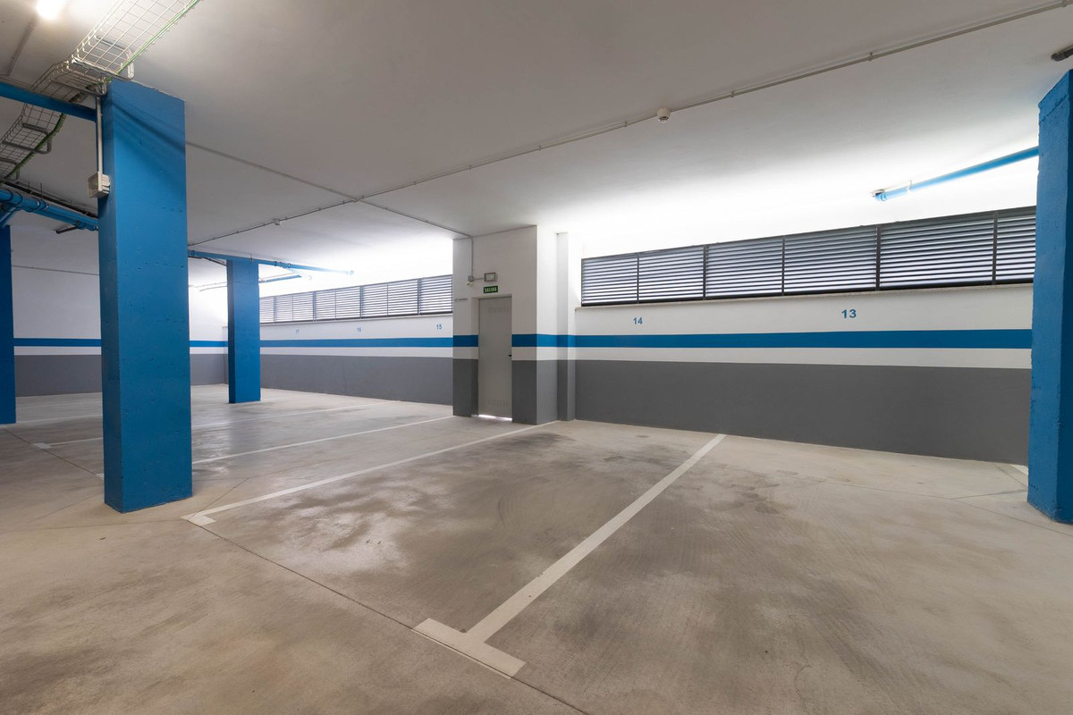 Se vende Apartamento Planta Media de 3 dormitorios en Costa Del Sol, Málaga, España