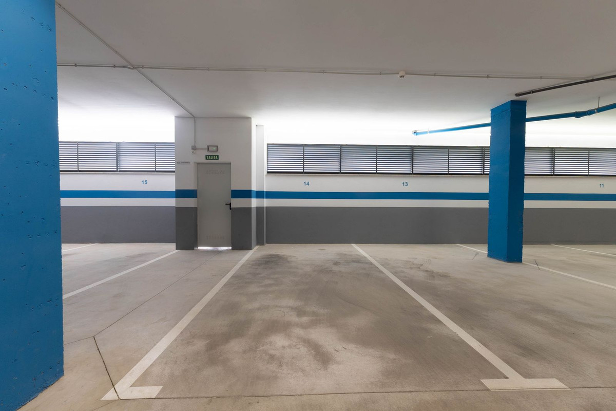 Se vende Apartamento Planta Media de 3 dormitorios en Costa Del Sol, Málaga, España