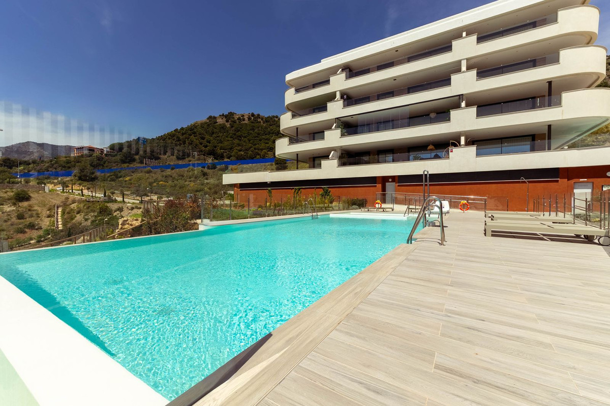 Se vende Apartamento Planta Media de 3 dormitorios en Costa Del Sol, Málaga, España