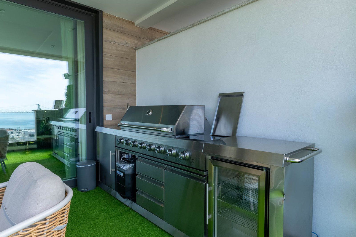 Se vende Apartamento Planta Media de 3 dormitorios en Costa Del Sol, Málaga, España