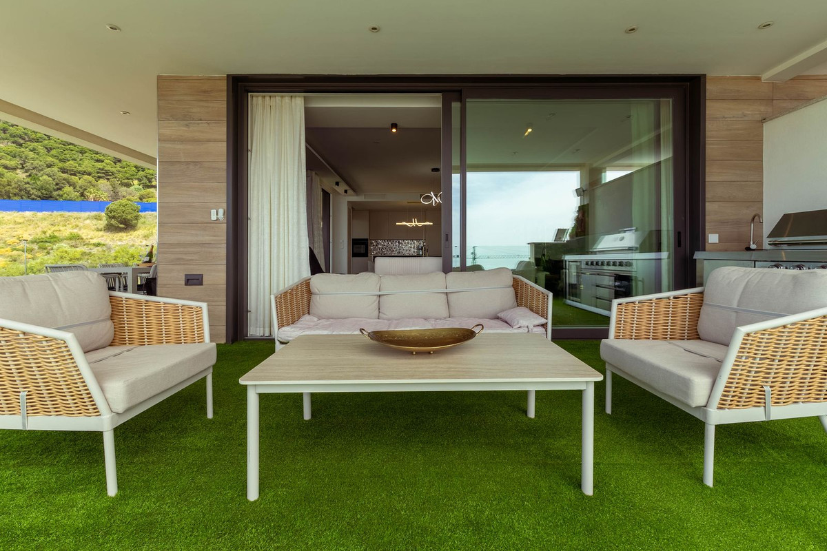 Se vende Apartamento Planta Media de 3 dormitorios en Costa Del Sol, Málaga, España