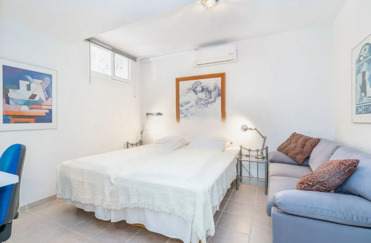 6 Bed Townhouse for sale in Estepona Costa Del Sol, Málaga, Spain