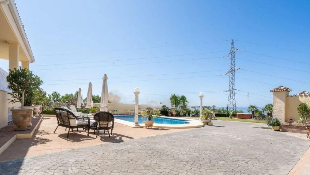 6 Bed Townhouse for sale in Estepona Costa Del Sol, Málaga, Spain