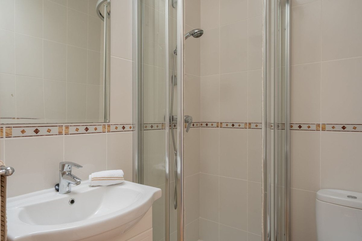 2 Bed Apartment for sale in Nueva Andalucía Costa Del Sol, Málaga, Spain