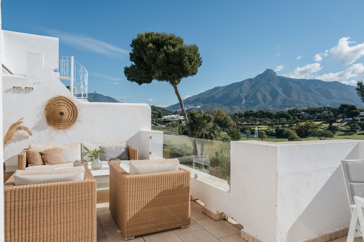 2 Bed Apartment for sale in Nueva Andalucía Costa Del Sol, Málaga, Spain