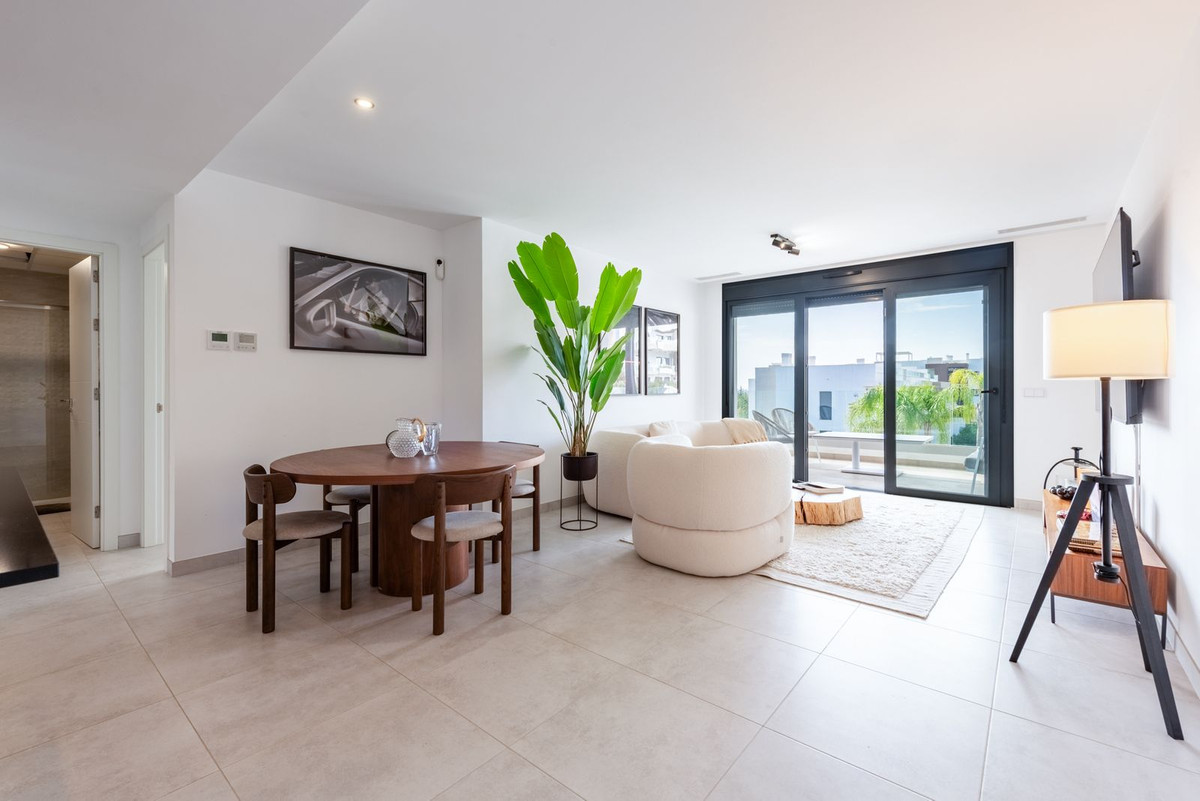 2 Bed Apartment for sale in Estepona Costa Del Sol, Málaga, Spain
