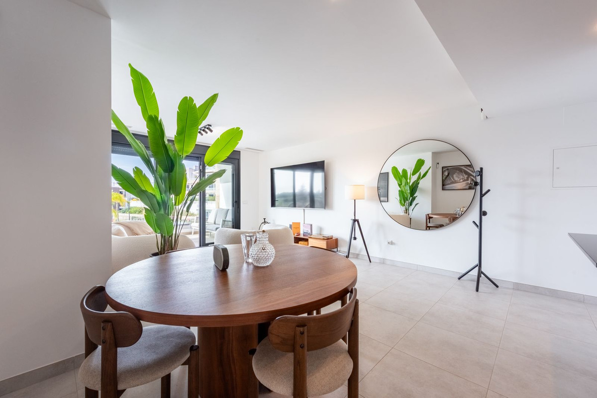 2 Bed Apartment for sale in Estepona Costa Del Sol, Málaga, Spain