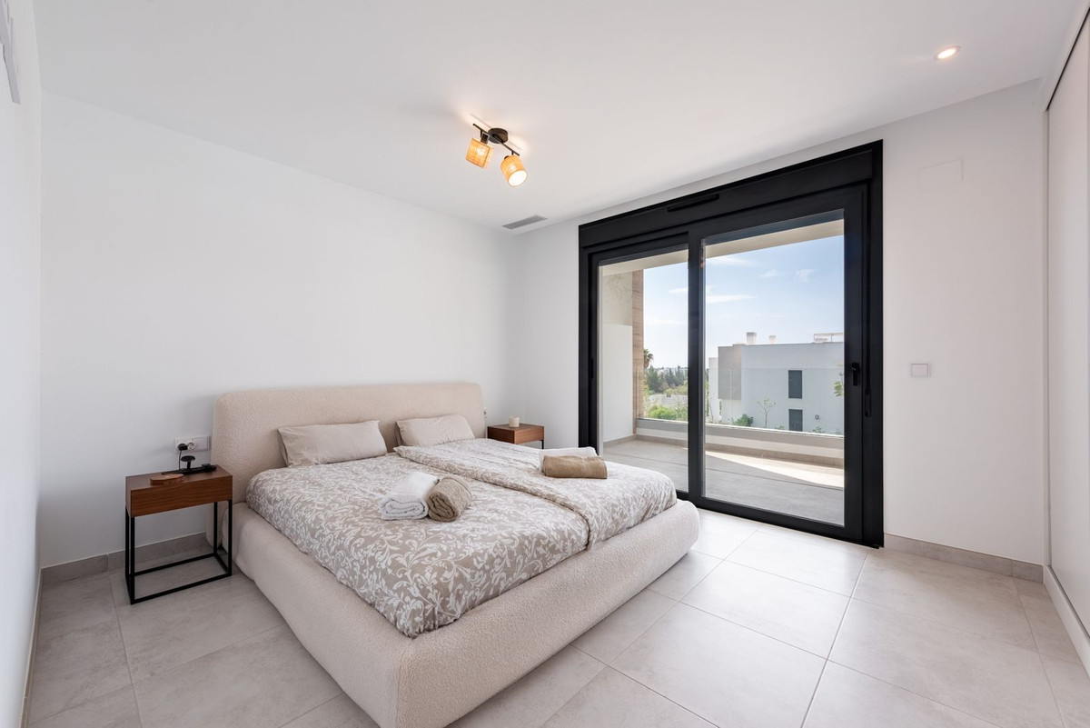 2 Bed Apartment for sale in Estepona Costa Del Sol, Málaga, Spain