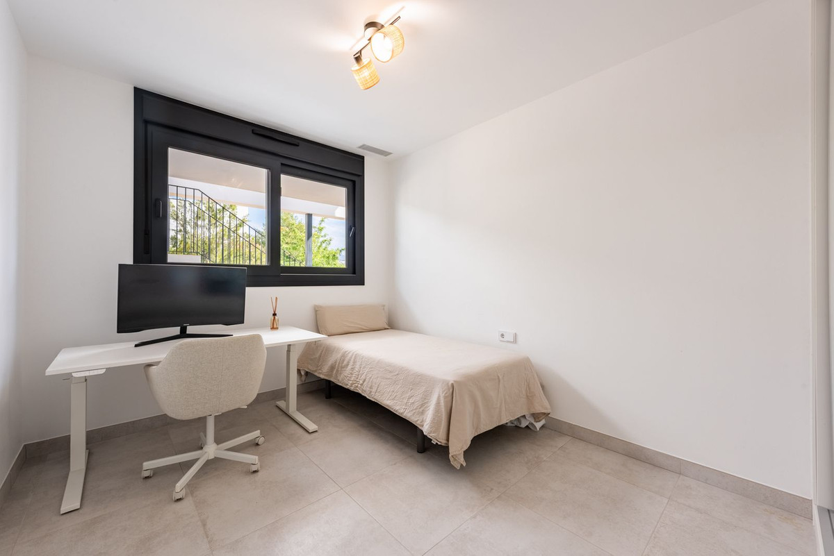 2 Bed Apartment for sale in Estepona Costa Del Sol, Málaga, Spain