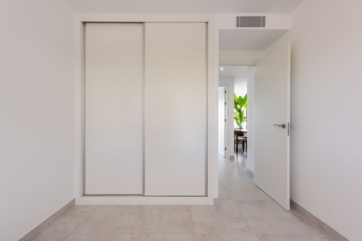 2 Bed Apartment for sale in Estepona Costa Del Sol, Málaga, Spain