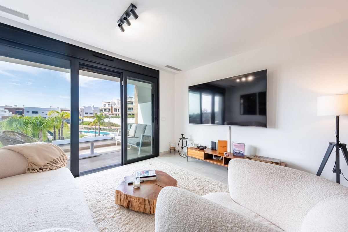 2 Bed Apartment for sale in Estepona Costa Del Sol, Málaga, Spain