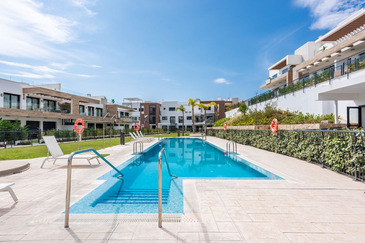 2 Bed Apartment for sale in Estepona Costa Del Sol, Málaga, Spain