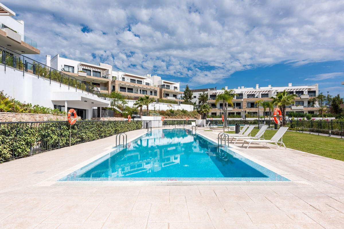2 Bed Apartment for sale in Estepona Costa Del Sol, Málaga, Spain