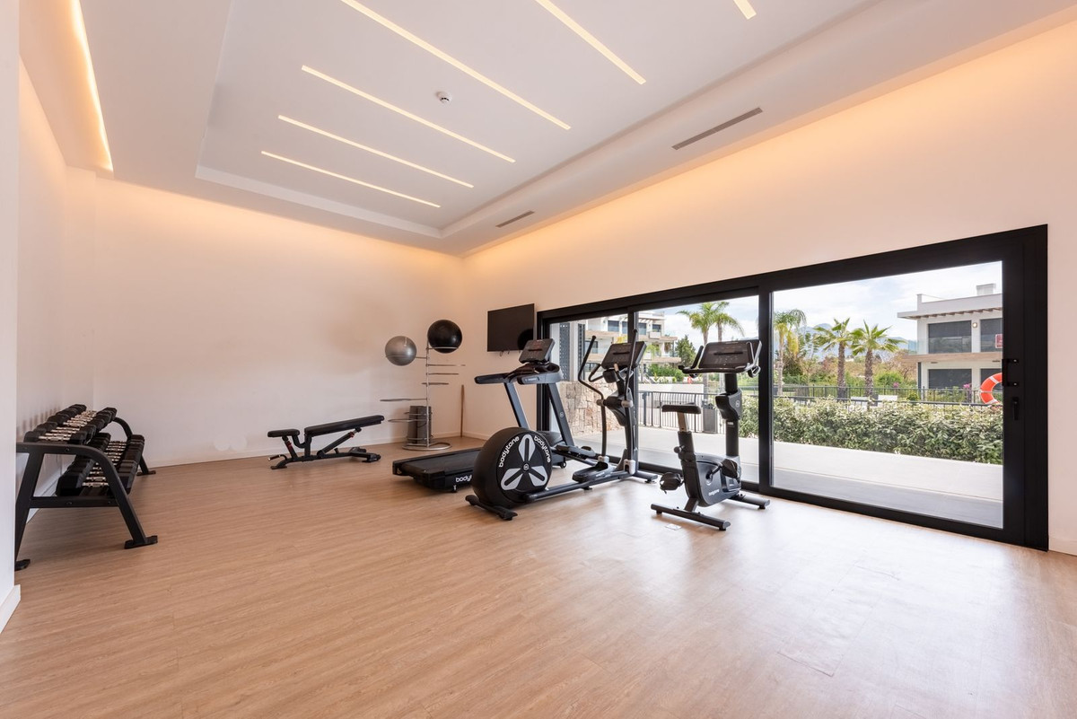 2 Bed Apartment for sale in Estepona Costa Del Sol, Málaga, Spain