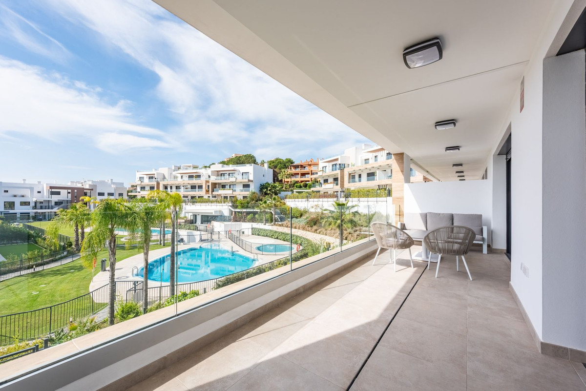 2 Bed Apartment for sale in Estepona Costa Del Sol, Málaga, Spain