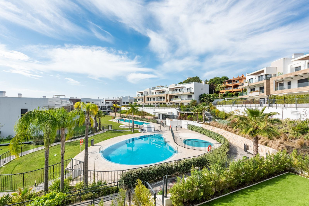 2 Bed Apartment for sale in Estepona Costa Del Sol, Málaga, Spain